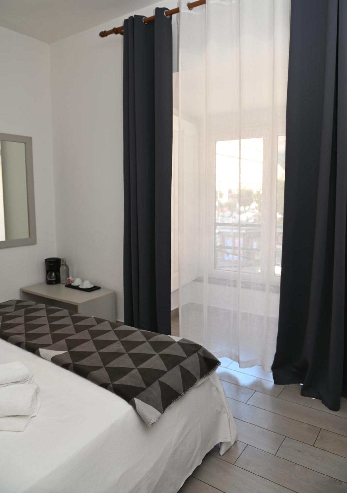B&B Bovio Square XIV Naples Exterior photo